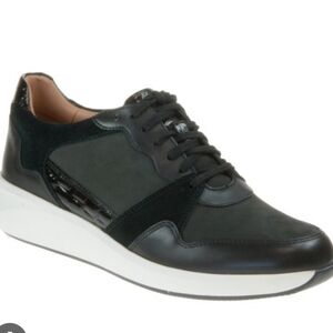 Clark's Un Rio Sneaker Size 5